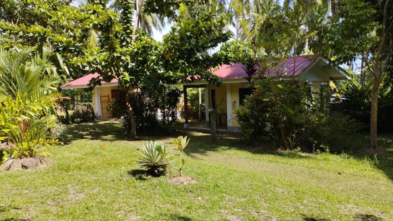 Acacia'S Cottages With Starlink Wifi Mambajao Exterior foto