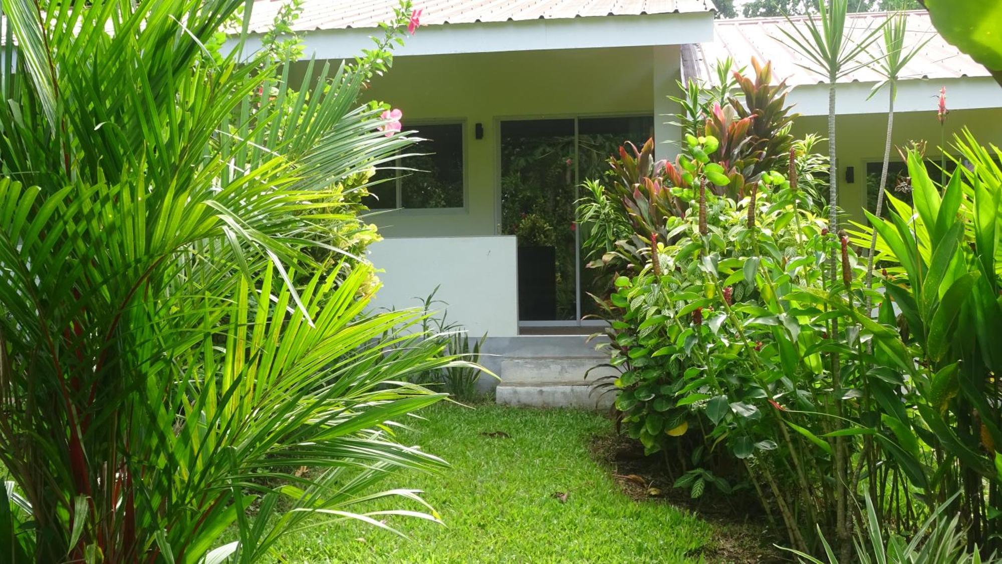 Acacia'S Cottages With Starlink Wifi Mambajao Exterior foto